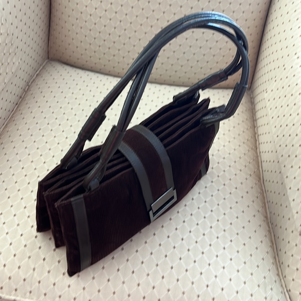Brown corduroy handbag w/ metallic hardware - Picture 8 of 16